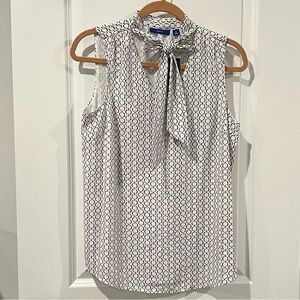NWT Apt. 9 Women’s Black and White Patterned Blouse Size M